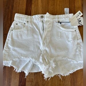 NWT Zara white Jean shorts